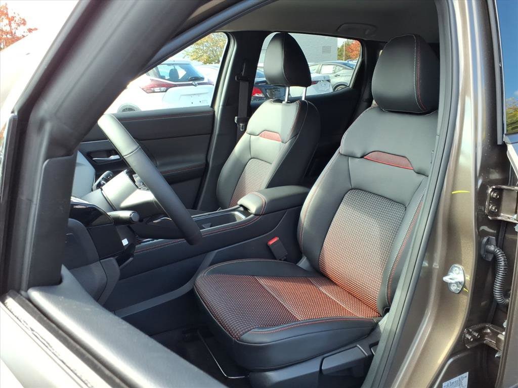 New 2026 Nissan Kicks SR SUV