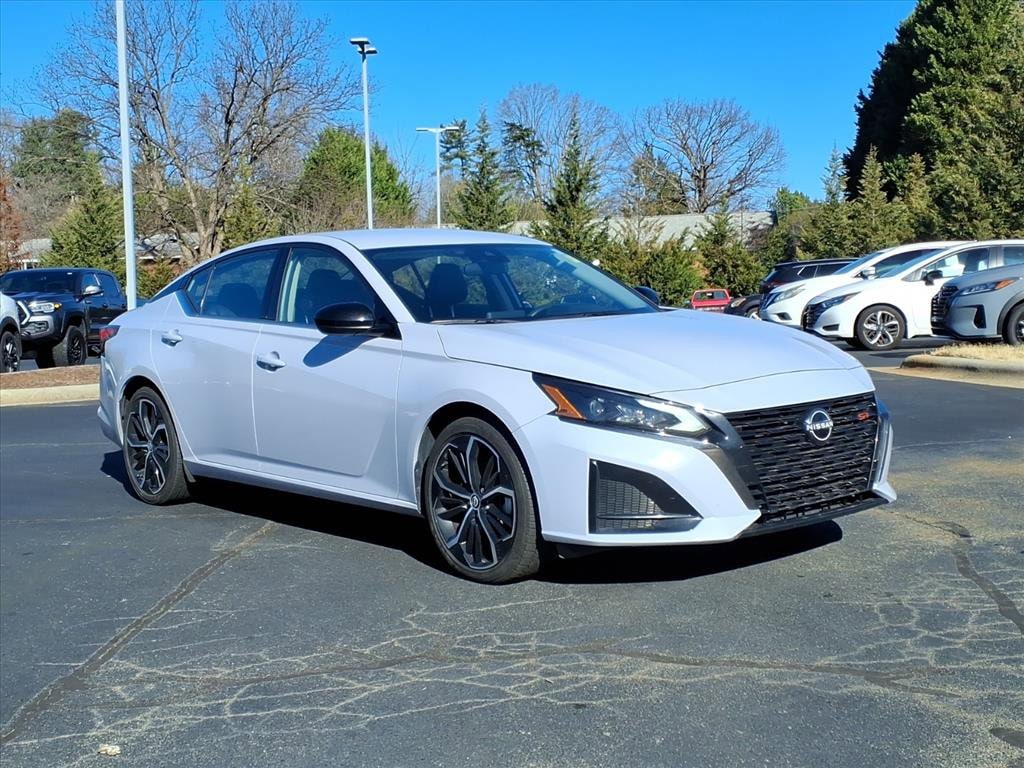 2024 Nissan Altima SR