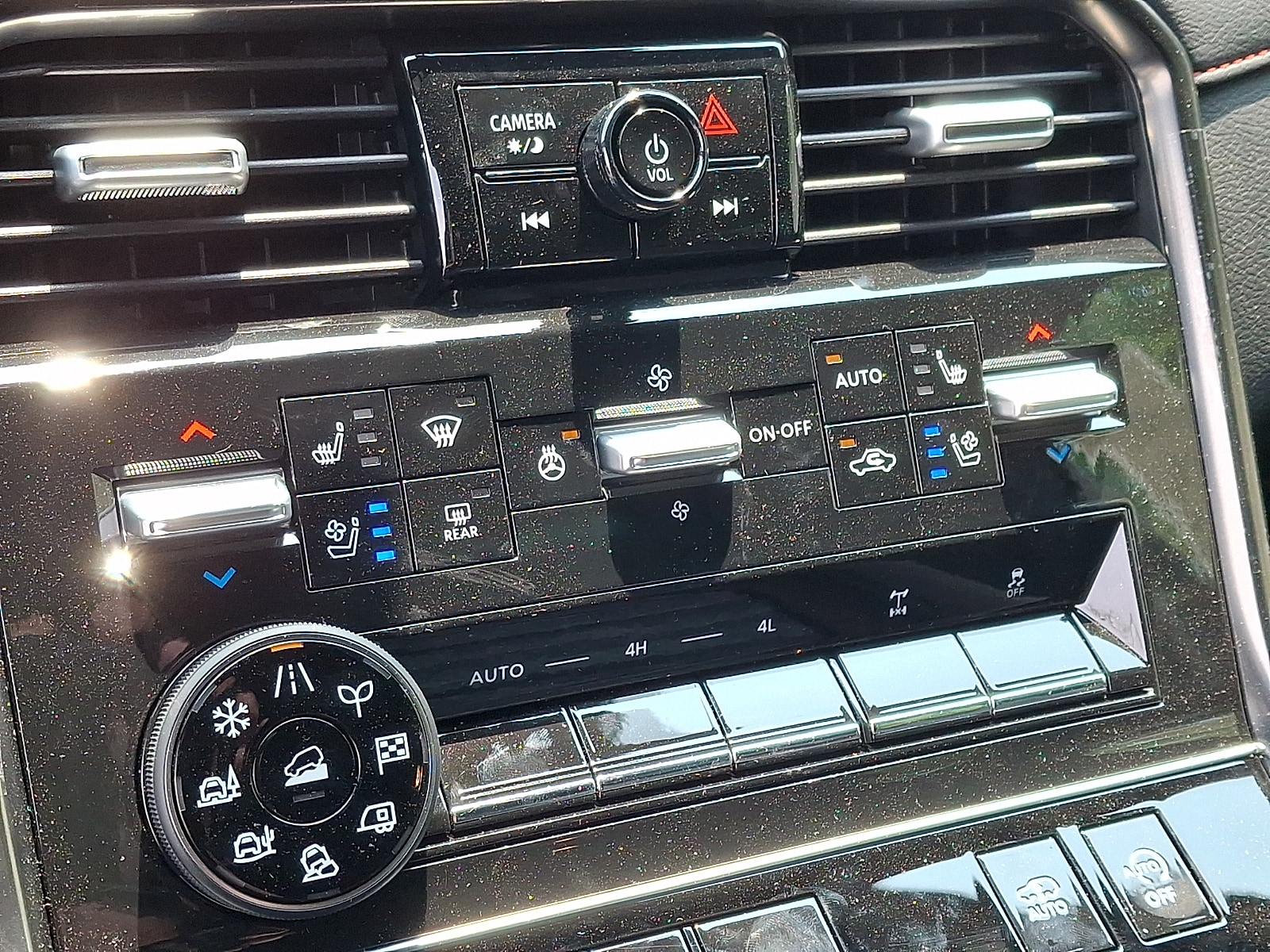 2025 Nissan Armada PRO-4X - Photo 12