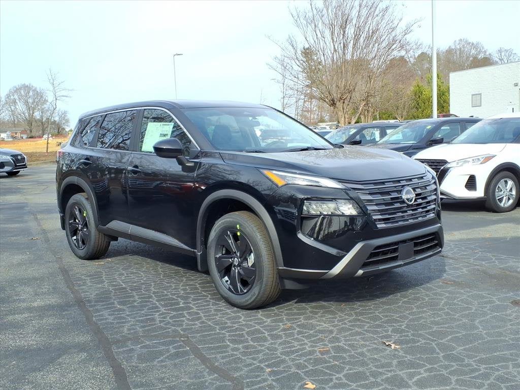 2026 Nissan Rogue SV's photo