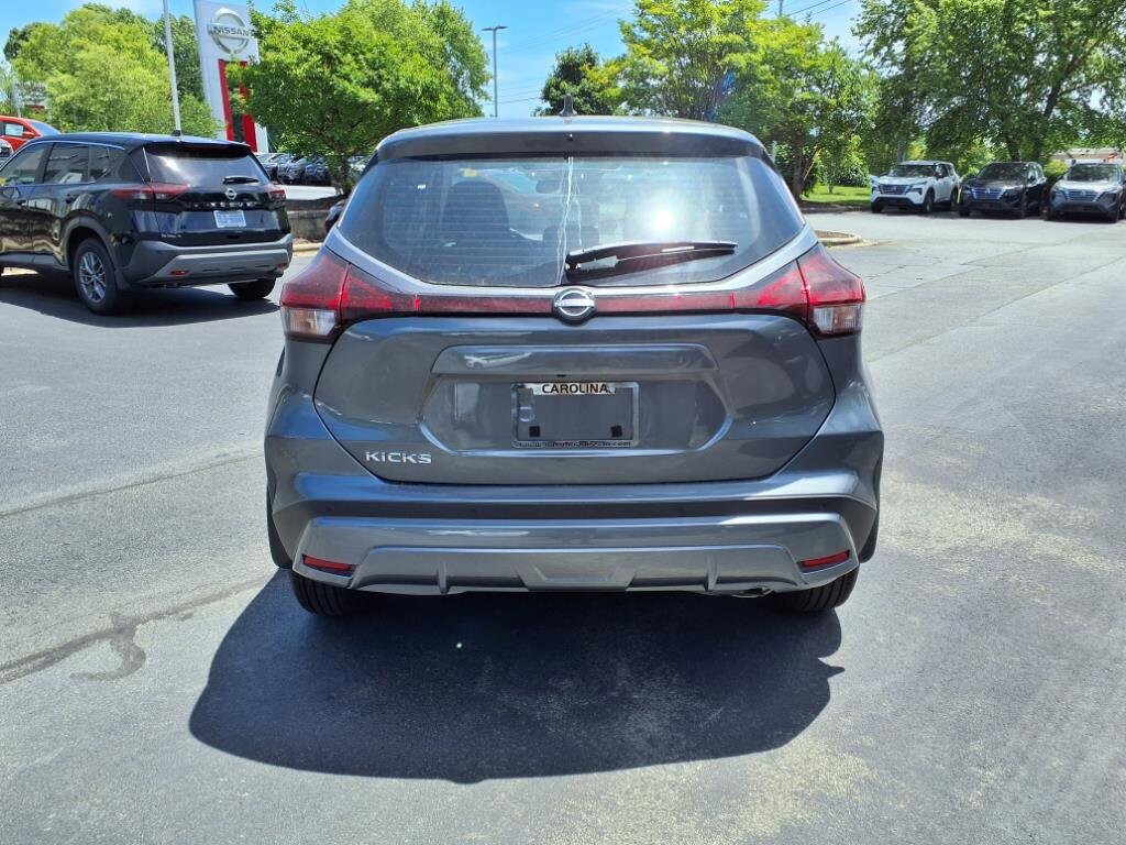 2025 Nissan Kicks Play S photo 4