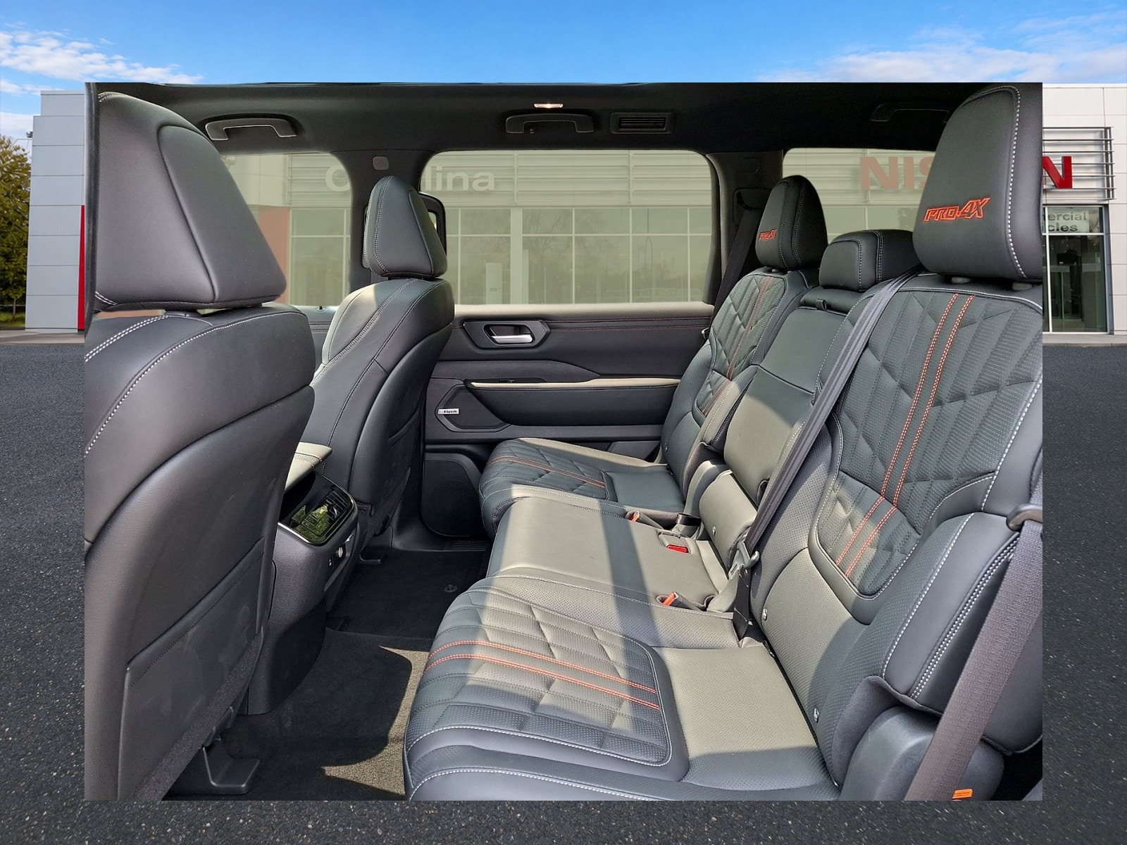 2025 Nissan Armada PRO-4X - Photo 6