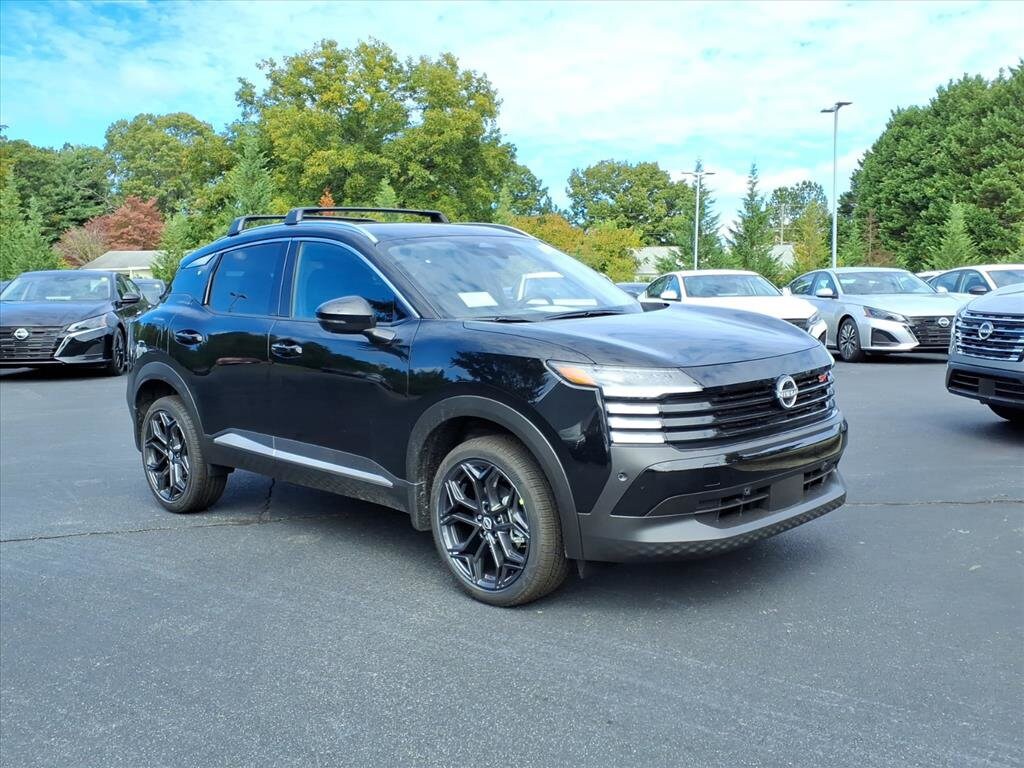 New 2026 Nissan Kicks SR SUV