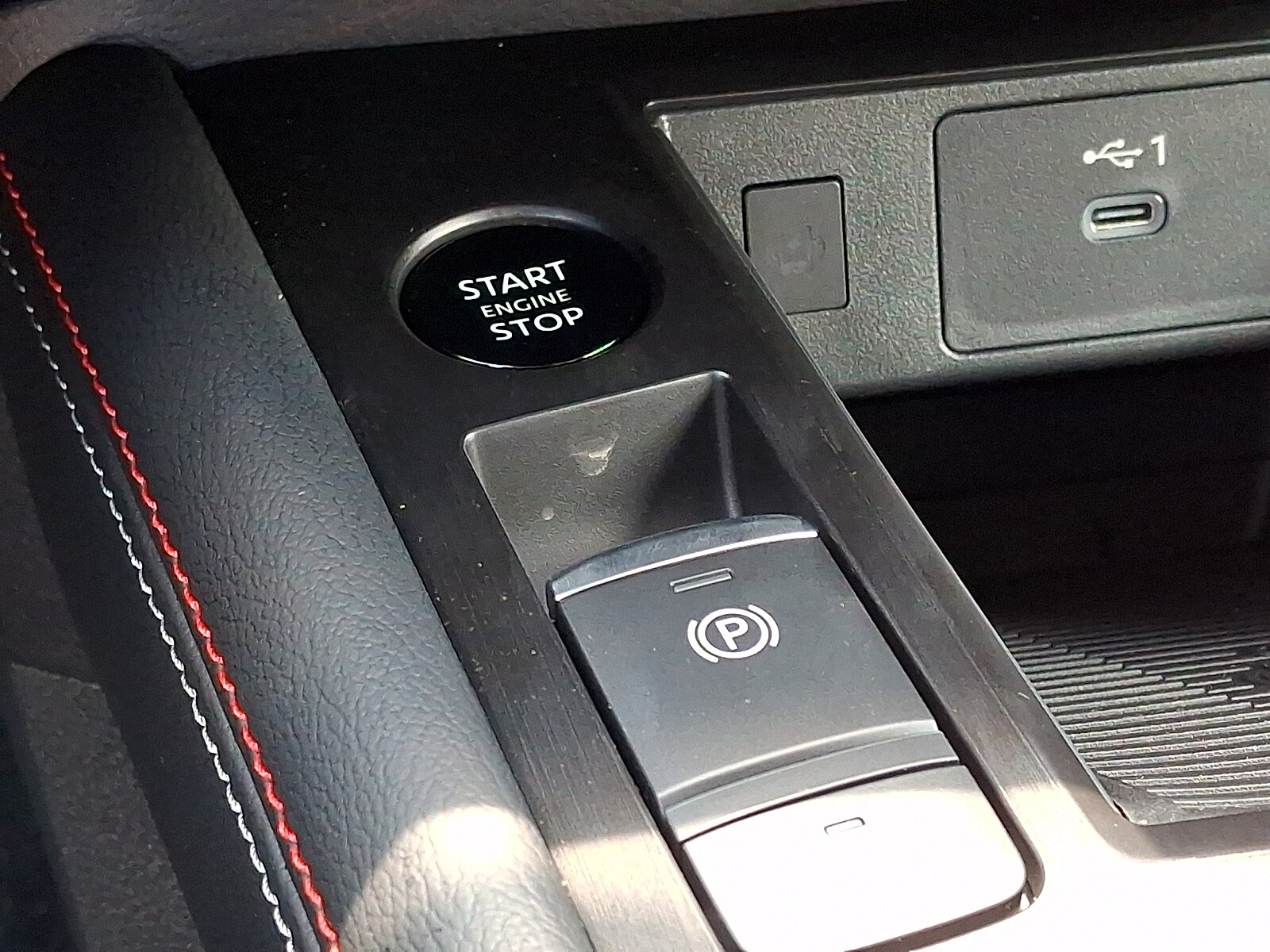 2025 Nissan Kicks SR - Photo 15