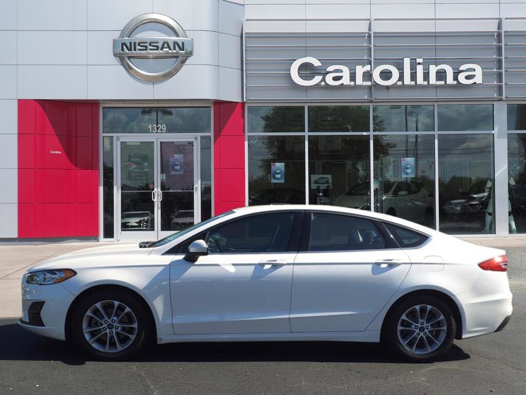 2020 Ford Fusion SE photo 4
