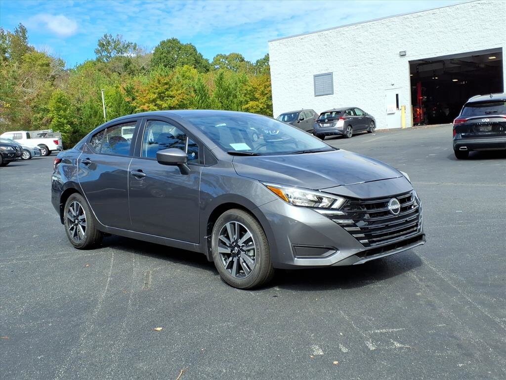 New 2025 Nissan Versa 1.6 SV Sedan