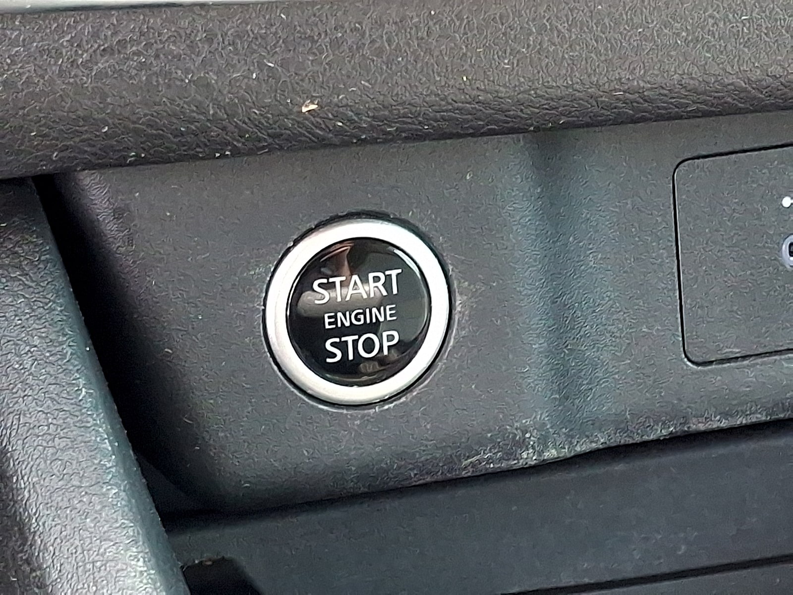 2023 Nissan Rogue SV - Photo 22
