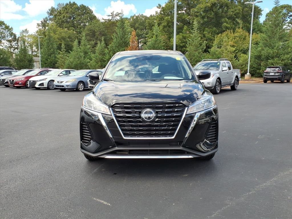 New 2025 Nissan Kicks Play S SUV