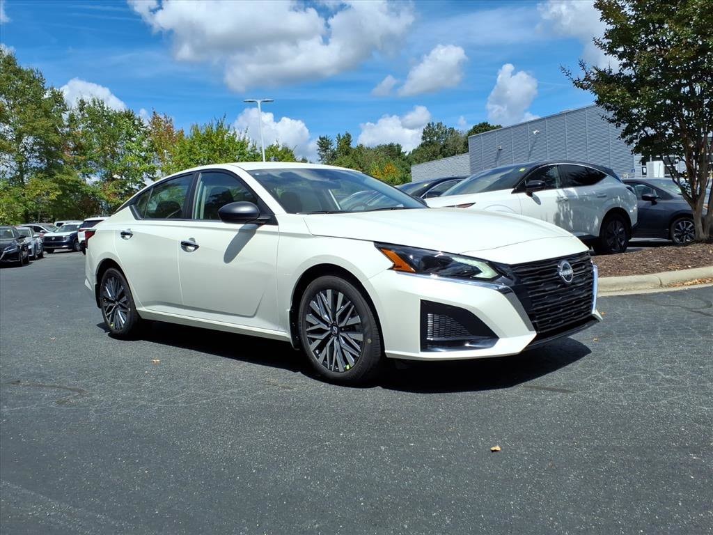 2025 Nissan Altima SV's photo