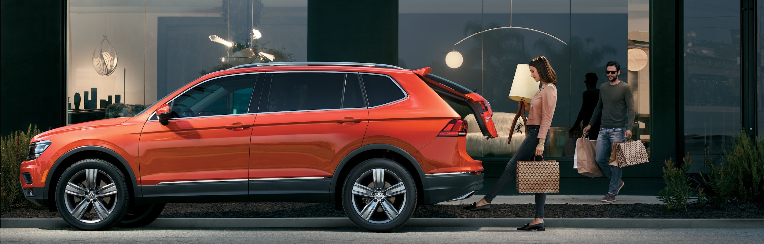 tiguanliftgate.jpg