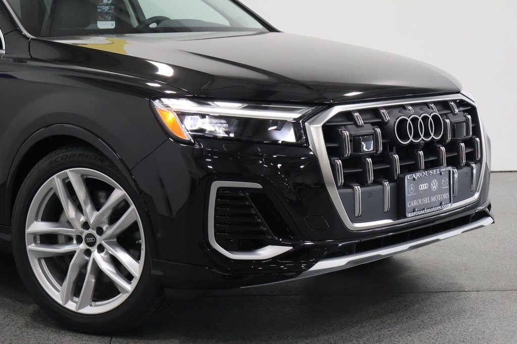 New 2025 Audi Q7 55 Premium Plus SUV