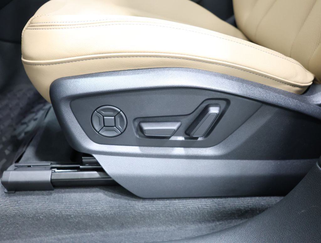 2026 Audi Q7 Premium Plus - Photo 14