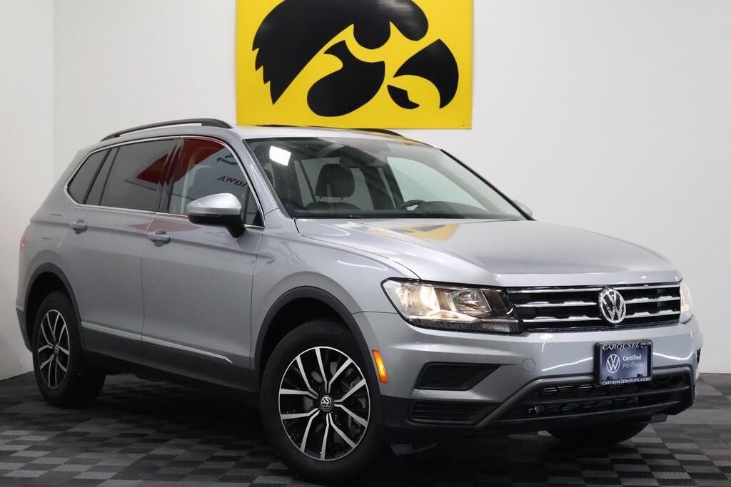 Used 2021 Volkswagen Tiguan SE with VIN 3VV2B7AX0MM091489 for sale in Iowa City, IA