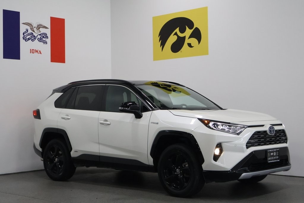 2021 Toyota RAV4 XSE's photo