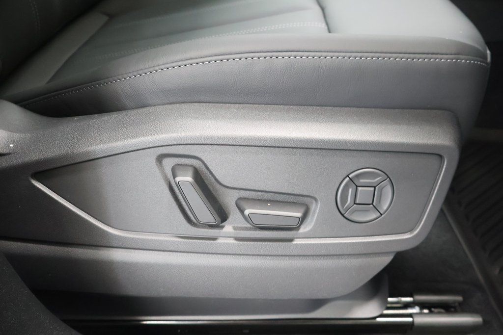 2025 Audi Q5 Premium - Photo 22