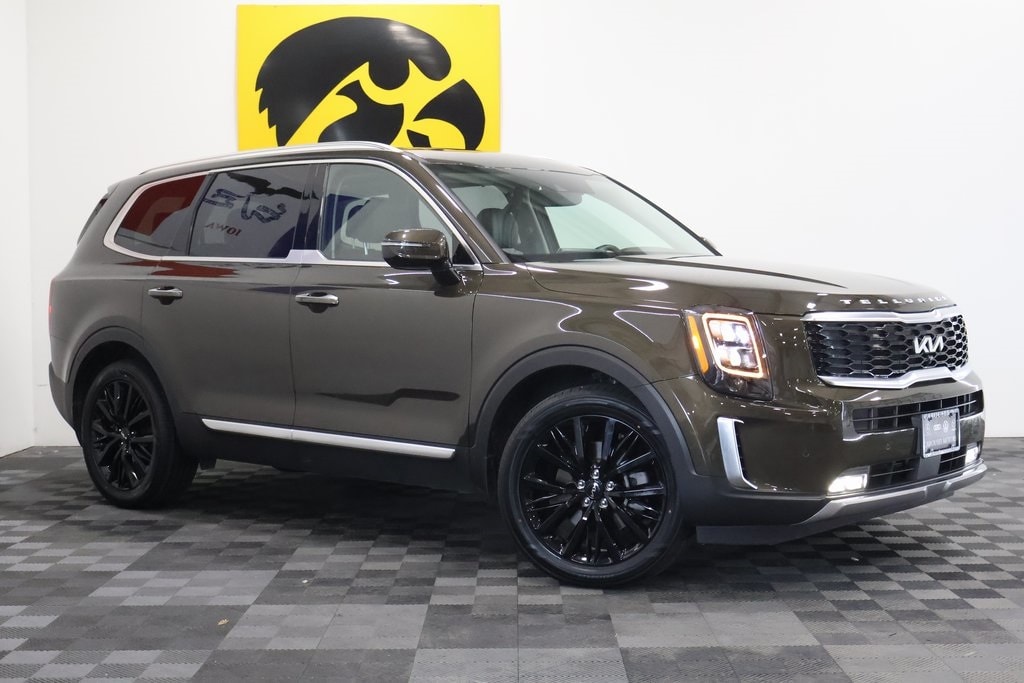 Used 2022 Kia Telluride SX with VIN 5XYP54HC6NG231444 for sale in Iowa City, IA