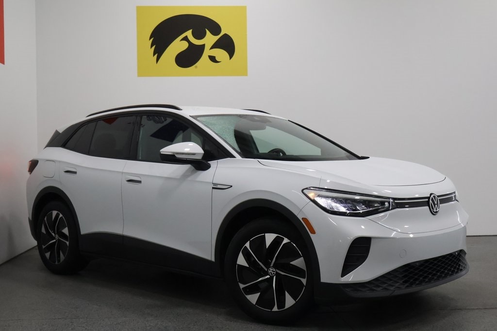 Used 2022 Volkswagen ID.4 PRO with VIN WVGRMPE23NP041747 for sale in Iowa City, IA