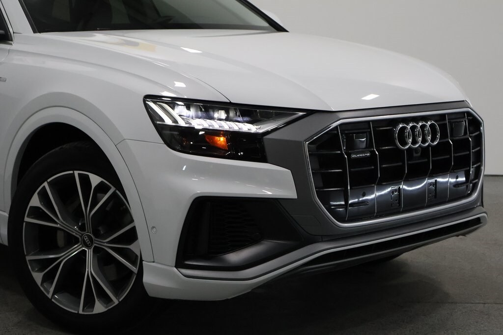2023 Audi Q8 55 Premium Plus photo 3
