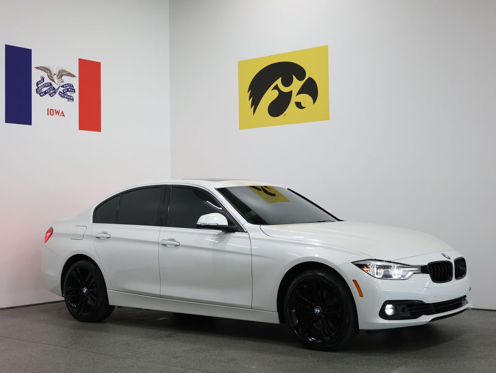 2018 BMW 3 Series 330i xDrive Sedan's photo