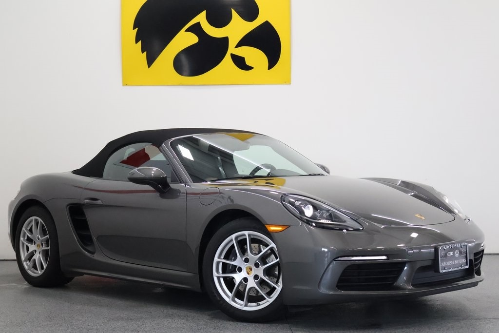 Used 2018 Porsche 718 Base with VIN WP0CA2A82JS210941 for sale in Iowa City, IA