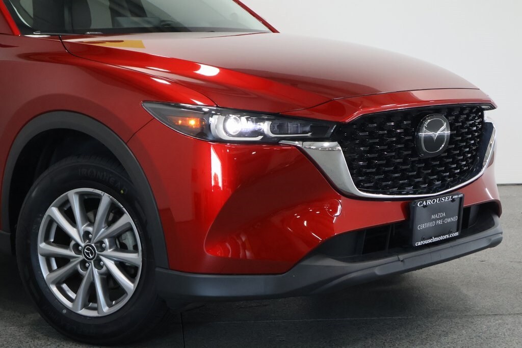 2023 Mazda CX-5 2.5 S Preferred photo 2