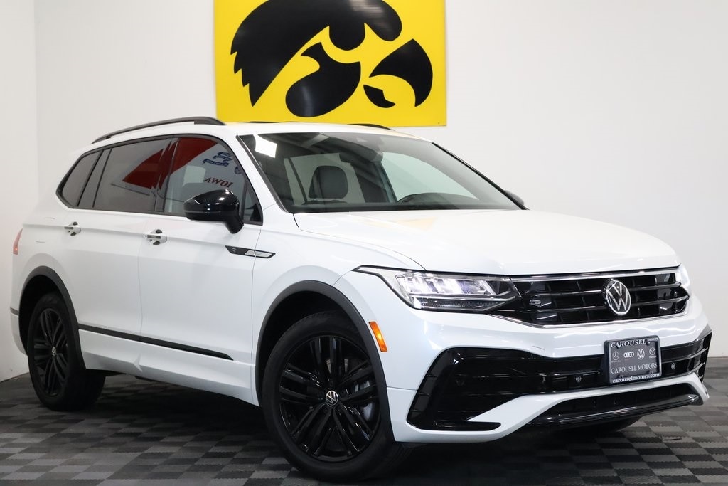 Used 2022 Volkswagen Tiguan SE R-LINE BLACK with VIN 3VVCB7AX0NM137814 for sale in Iowa City, IA