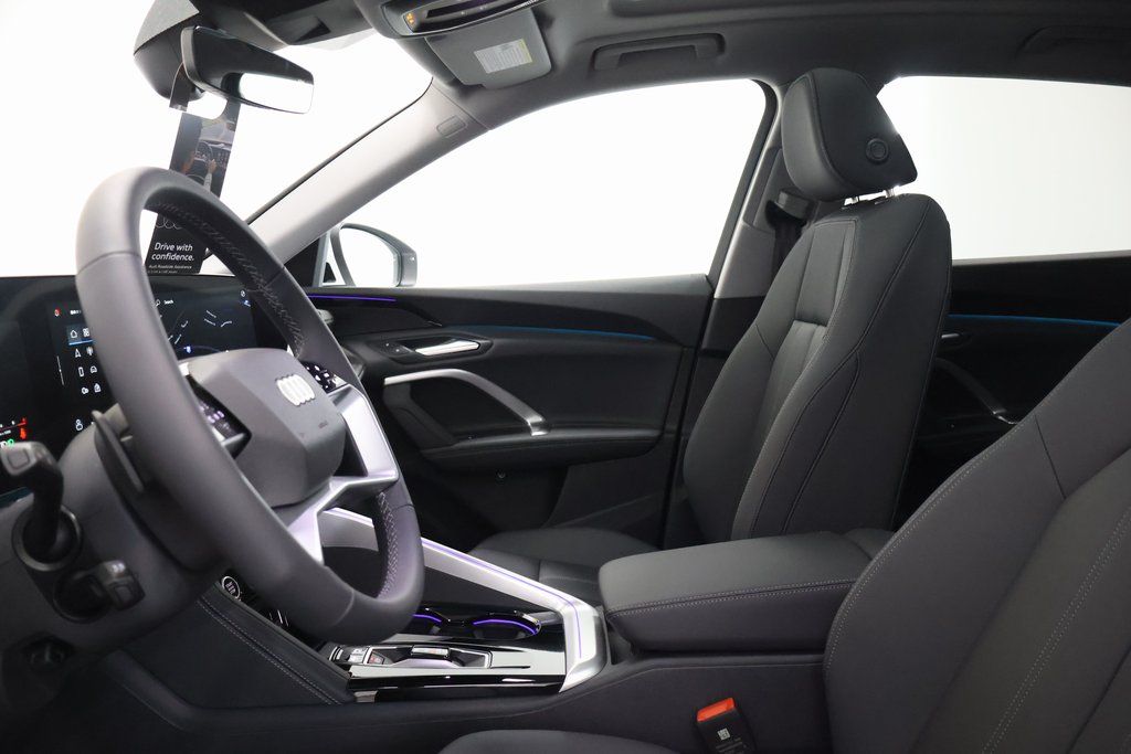 2025 Audi Q5 Premium - Photo 13