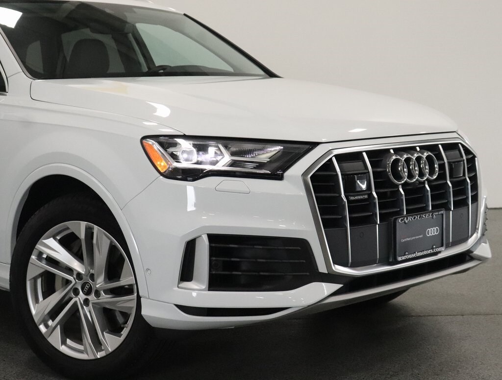 2022 Audi Q7 55 Premium Plus photo 3