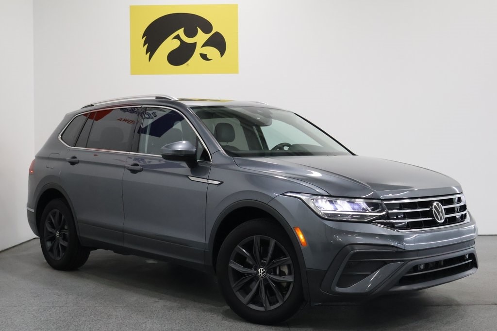 Used 2022 Volkswagen Tiguan SE with VIN 3VV3B7AX3NM036606 for sale in Iowa City, IA
