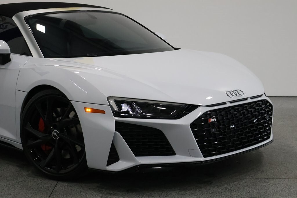 2021 Audi R8 V10 RWD Spyder Quattro photo 3