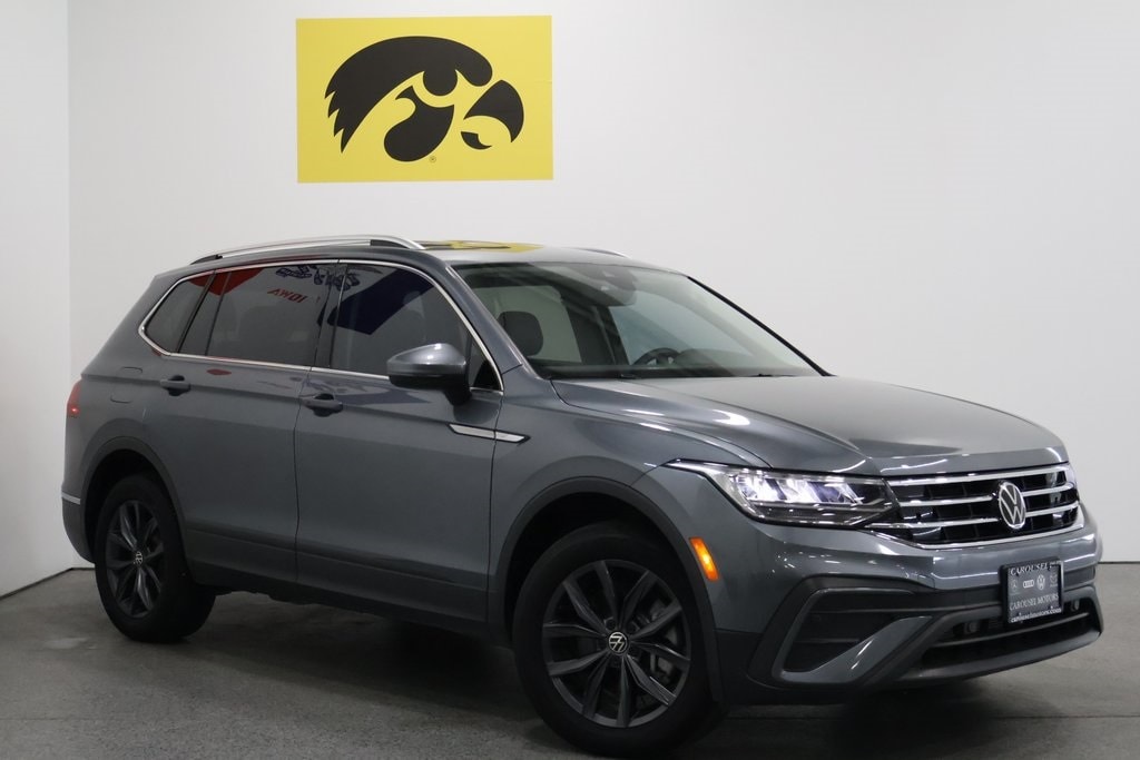 Used 2023 Volkswagen Tiguan SE with VIN 3VV3B7AX5PM138315 for sale in Iowa City, IA