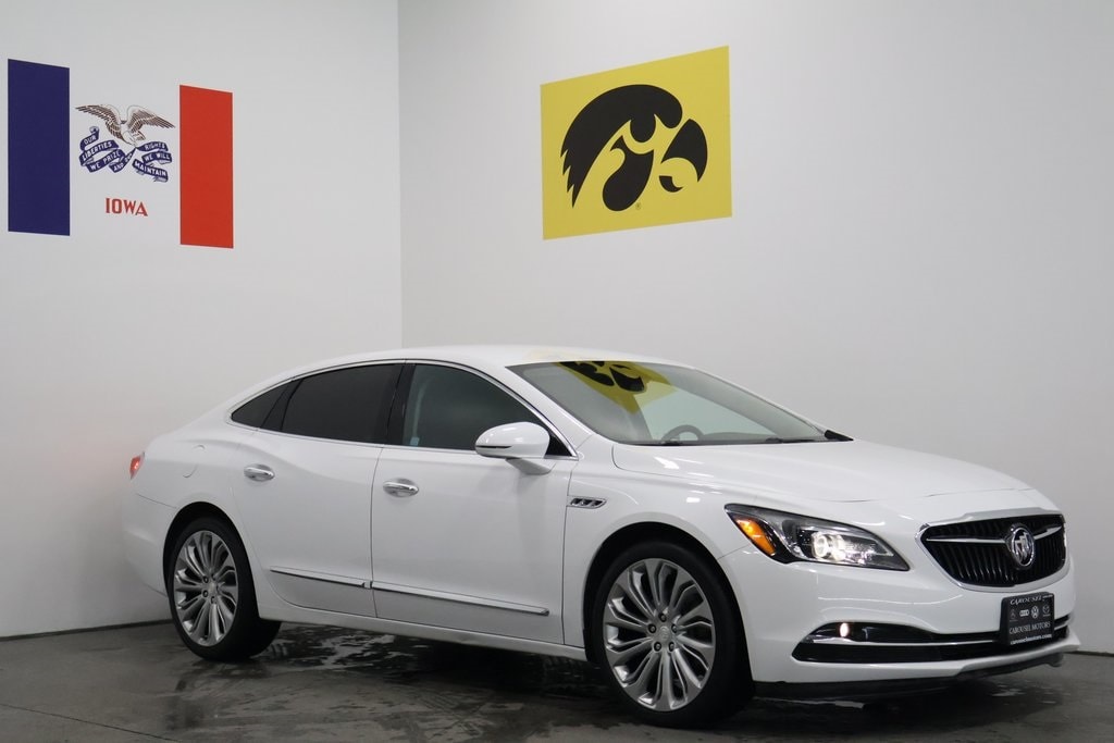 2017 Buick LaCrosse Premium's photo