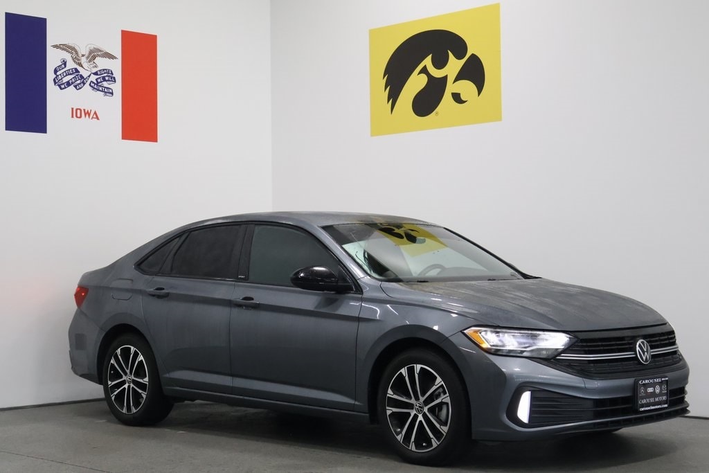 2024 Volkswagen Jetta Sport's photo