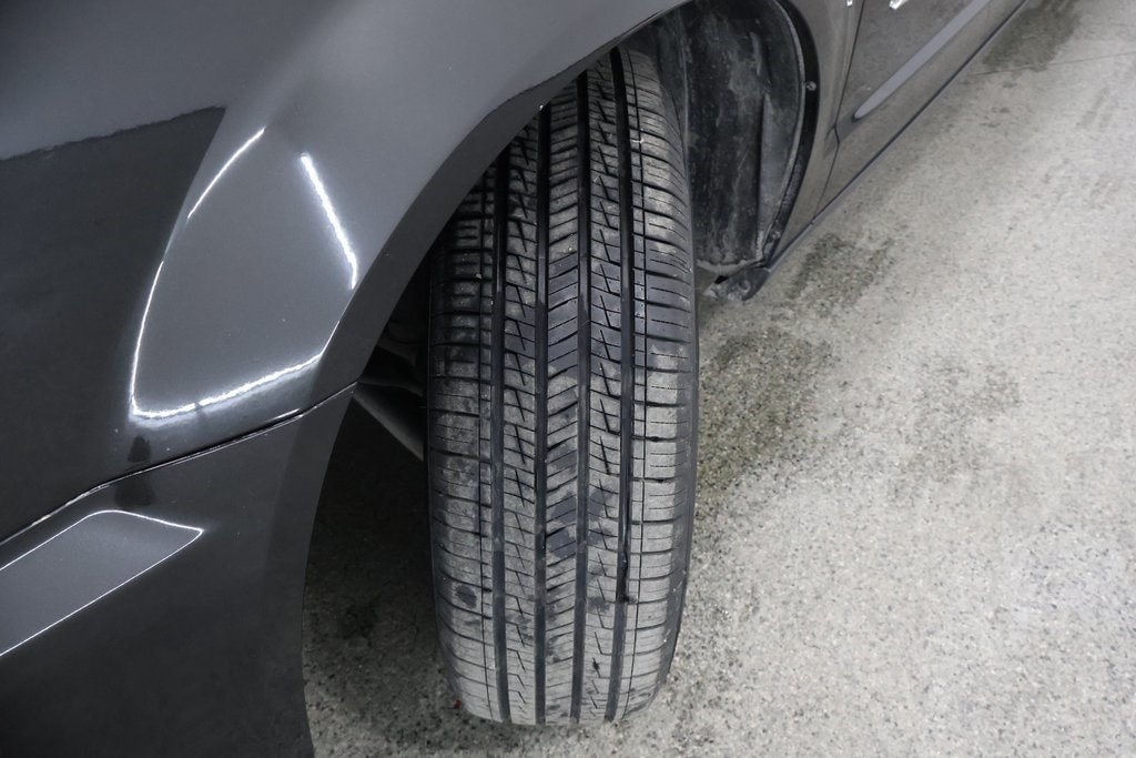 Used 2016 Chrysler Town & Country Touring-L Minivan/Van