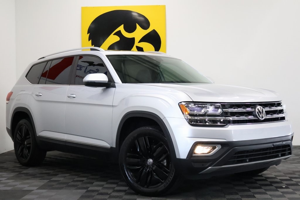 Used 2019 Volkswagen Atlas SEL with VIN 1V2ER2CA5KC547681 for sale in Iowa City, IA