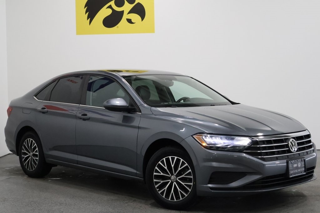 Used 2021 Volkswagen Jetta SE with VIN 3VWC57BU2MM011041 for sale in Iowa City, IA
