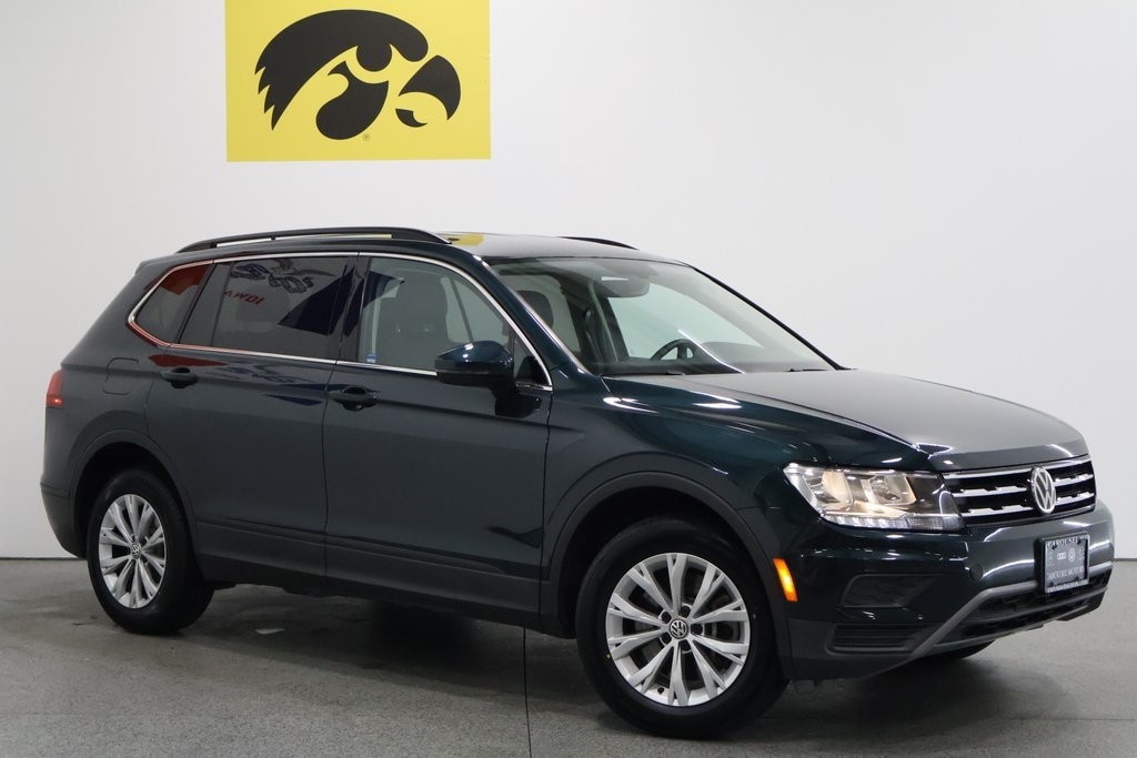 Used 2019 Volkswagen Tiguan SE with VIN 3VV3B7AXXKM045895 for sale in Iowa City, IA