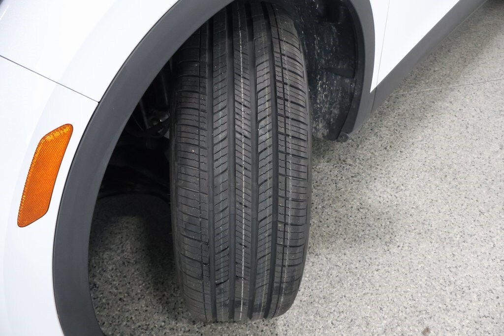 2022 Volkswagen ID.4 Pro photo 4