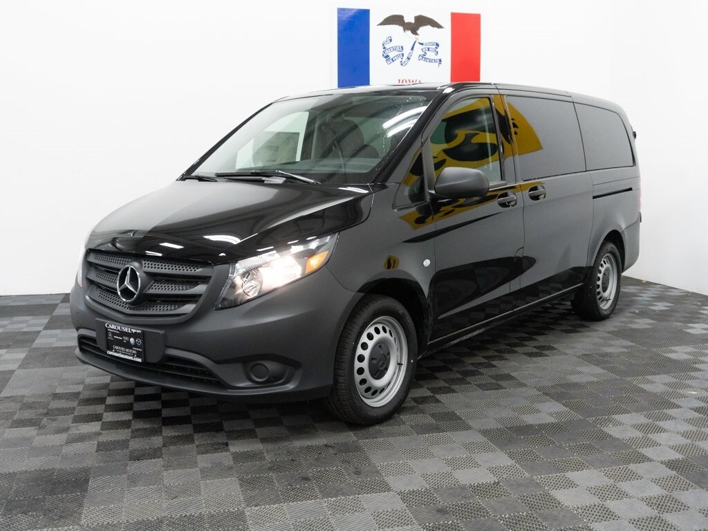 2019 Mercedes Benz Metris Passenger photo 3