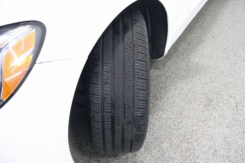 2018 Mercedes Benz C 300 photo 3