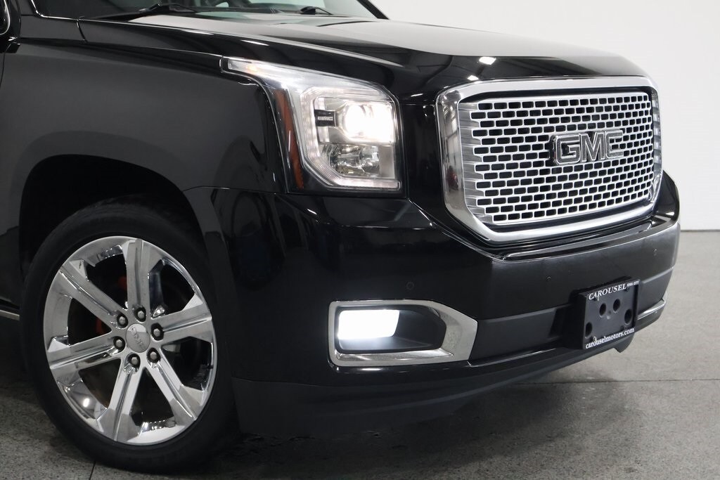 2017 Gmc Yukon Denali photo 2