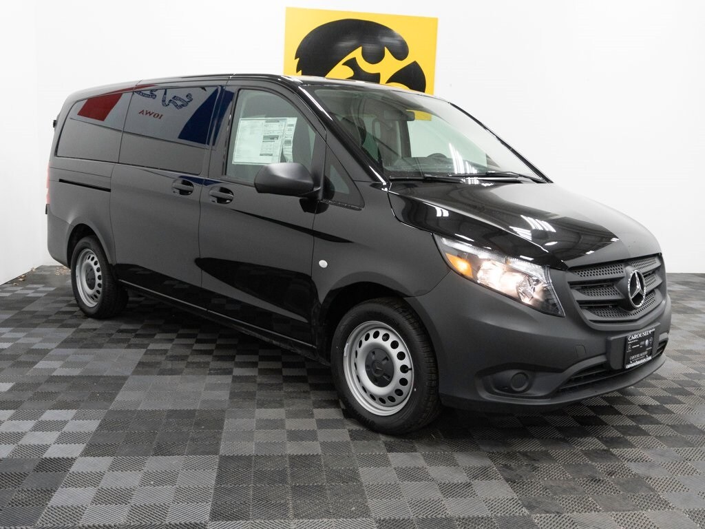 2019 Mercedes Benz Metris Passenger photo 2