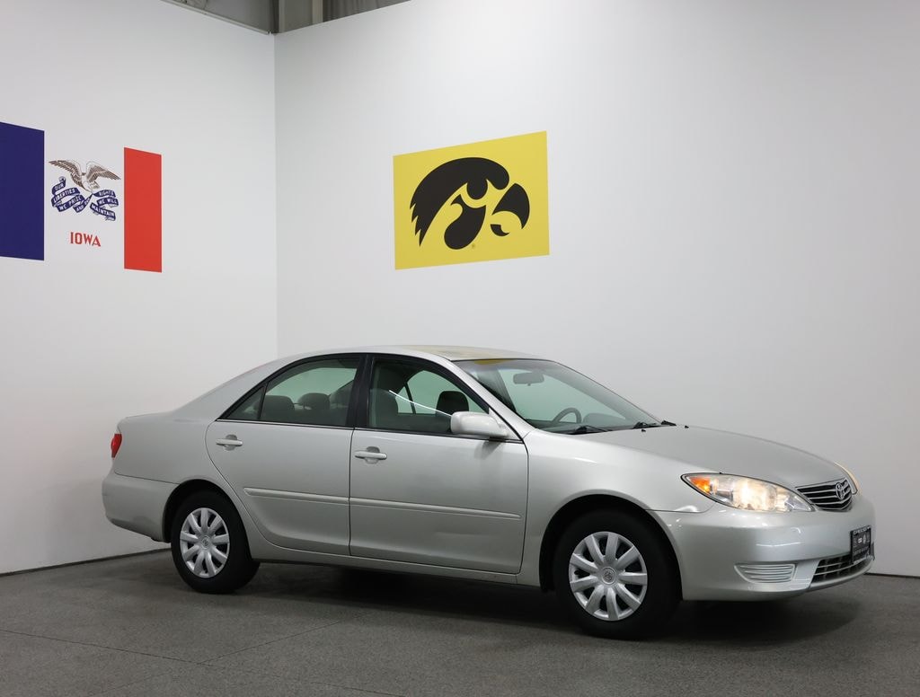 Used 2005 Toyota Camry LE Sedan