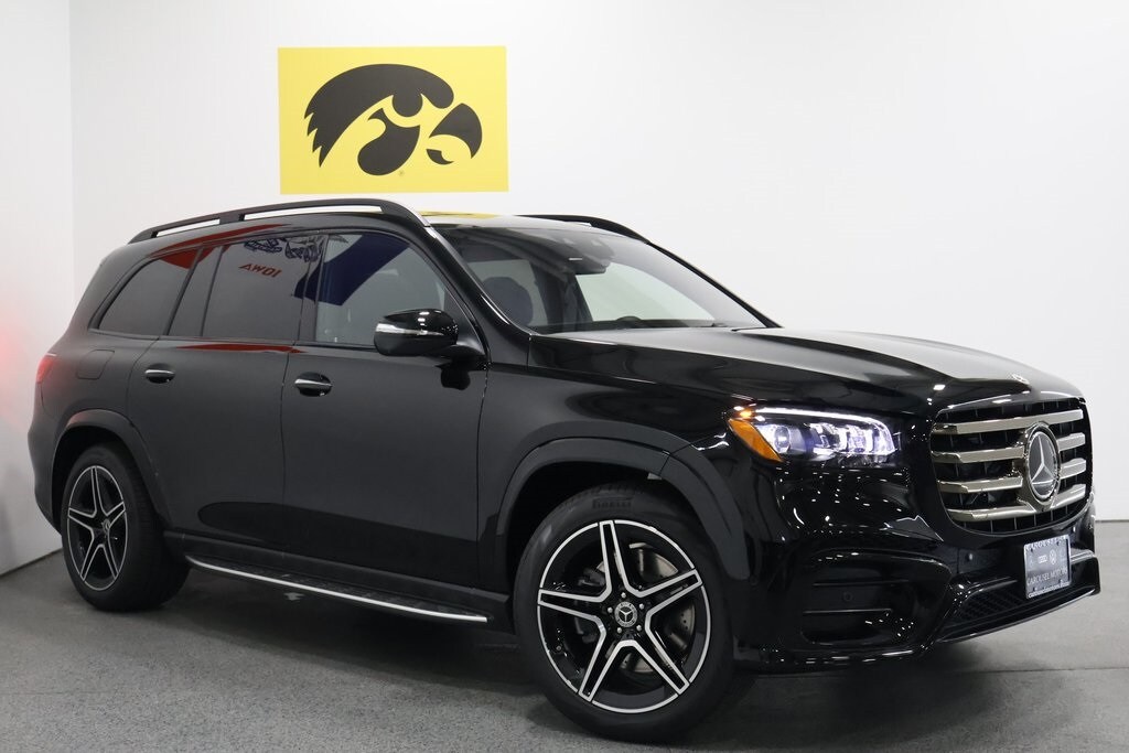 2026 Mercedes Benz GLS 450 4MATIC photo 2