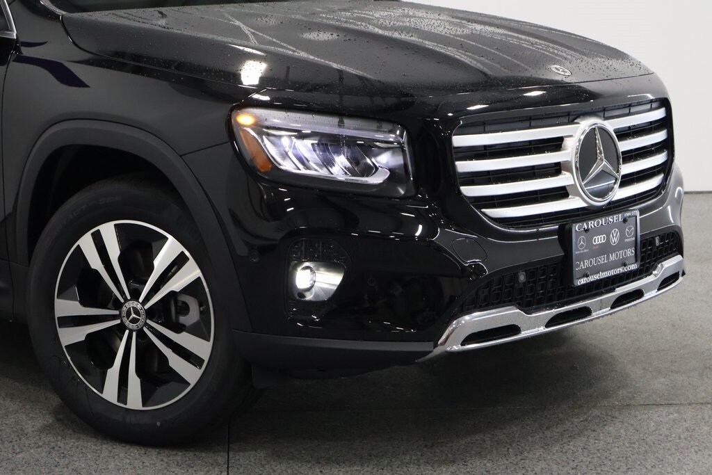 2025 Mercedes Benz GLB 250 4MATIC photo 3