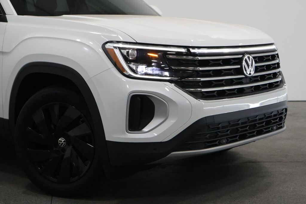 Used 2024 Volkswagen Atlas 2.0T SE w/Technology SUV
