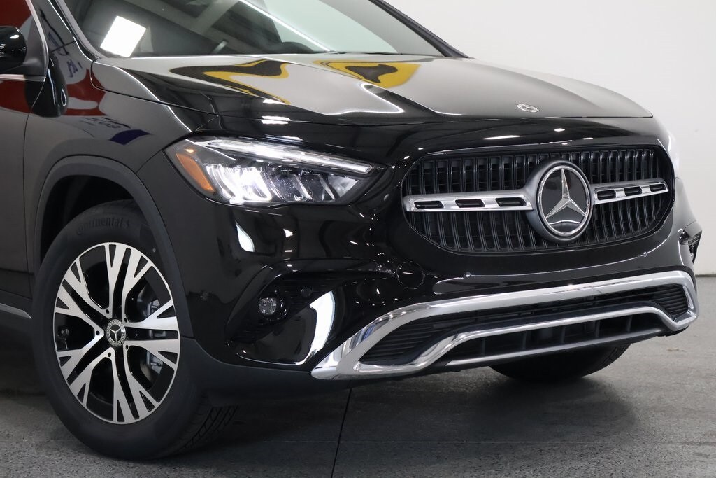 2025 Mercedes Benz GLA 250 4MATIC photo 3
