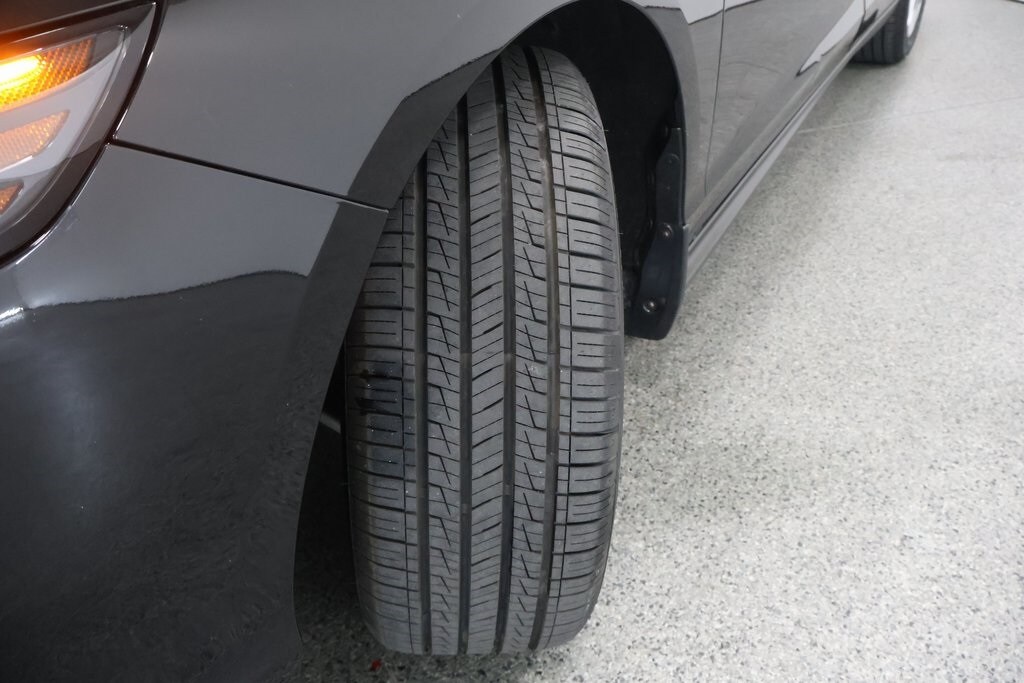 2023 Honda Accord LX photo 2