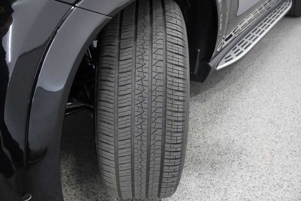 2025 Mercedes Benz GLE 580 4MATIC photo 4