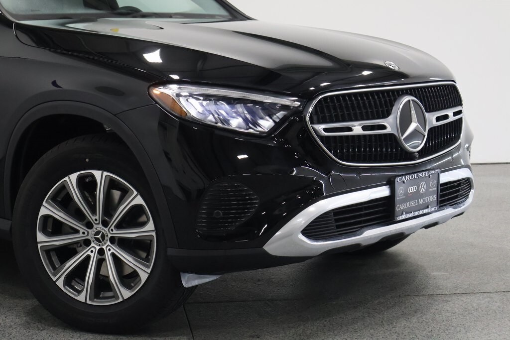 2026 Mercedes Benz GLC 300 4MATIC photo 3